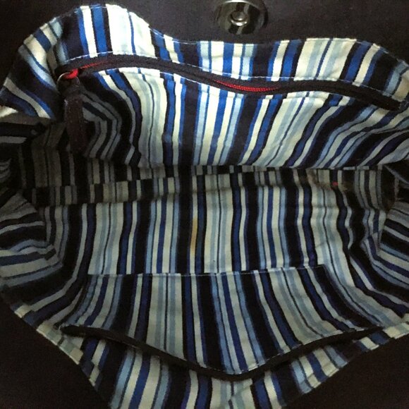 Bundle - Vera Bradley 2 Totes/Handbags & Travel Cosmetic Bag - Picture 6 of 12